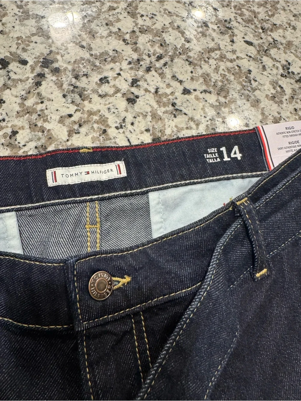 Tommy Hilfiger Rigid Denim Belted Shorts – Size 14 (Women’s)